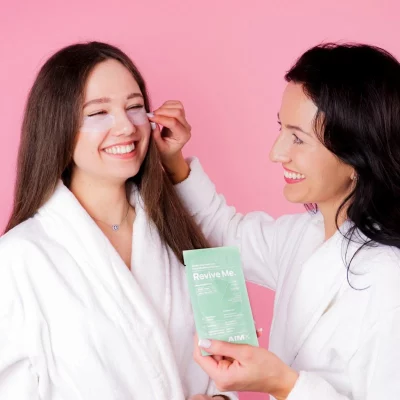 Drėkinanti ir gaivinanti paakių kaukė su hialuronu AIMX „Revive Me“